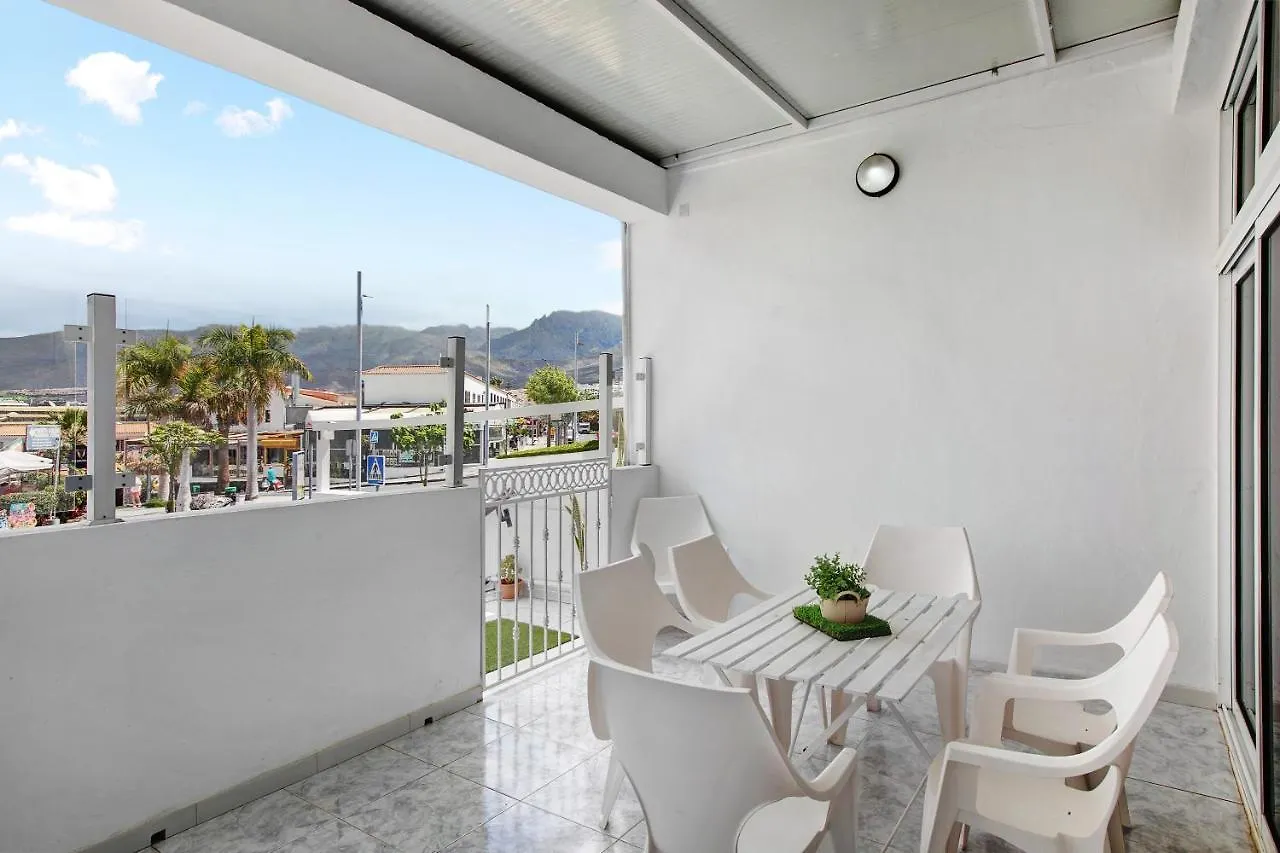 הקונטקטים של Apartamento Costa Adeje